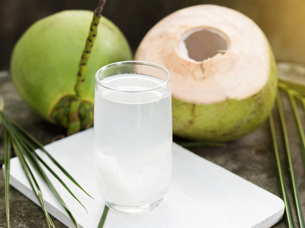 Một quả dừa bán chênh 40.000 đồng ở Sầm Sơn