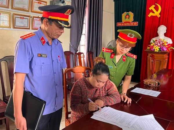 Mạo danh bạn gái ca sĩ Đan Nguyên 'gom' hơn 1 tỷ đồng