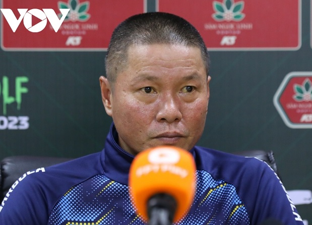 HLV Chu Đình Nghiêm: 'Trọng tài đã mắc lỗi'