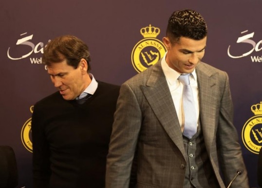 Ronaldo ‘đá’ bay ghế Rudi Garcia: Máy xay huấn luyện viên
