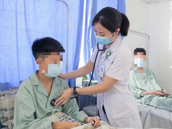 4 học sinh lớp 9 nhập viện cấp cứu vì thuốc lá điện tử: Hệ lụy kinh hoàng, nhiều người không biết
