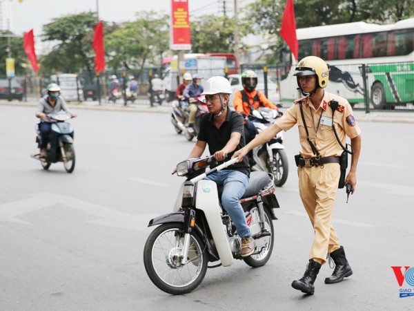 Lên mạng 'báo chốt CSGT', người đàn ông bị phạt 7,5 triệu đồng