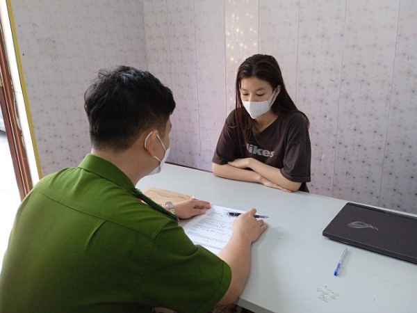 Khởi tố cô gái phát tán clip khiêu dâm để 'tăng tương tác' trên mạng xã hội