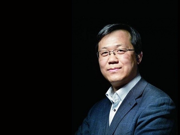 Người đàn ông là nỗi ác mộng với hàng loạt nghệ sĩ showbiz