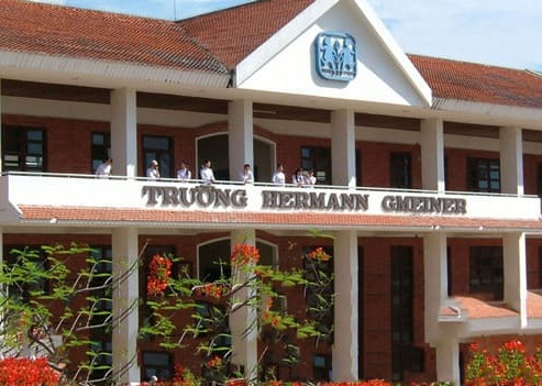 Vụ giám thị cho lột quần áo nam sinh: Trường Hermann Gmeiner nói gì?