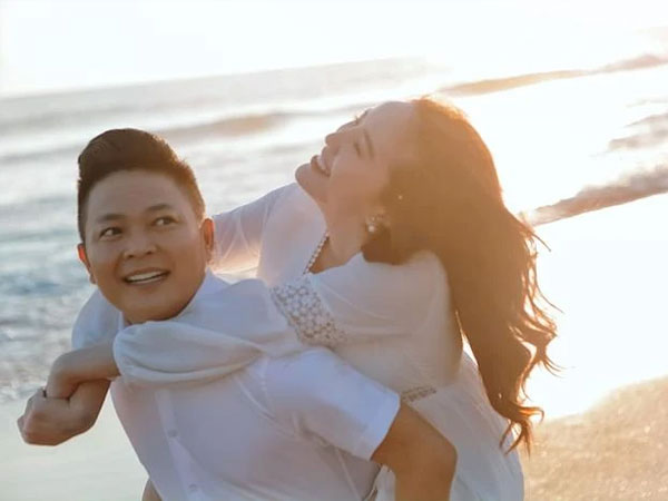 Bảo Thy khoe loạt ảnh tình tứ với chồng doanh nhân, khẳng định 'muộn một chút cũng không sao'