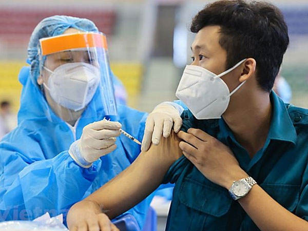 Ngày 17/4, cả nước ghi nhận 1.031 ca COVID-19 mới, cao nhất trong gần 6 tháng qua