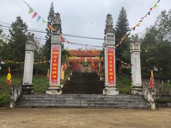 Thủ nhang bị bắt vì đánh bạc, Lễ hội Phủ Vàng 2023 bị ảnh hưởng