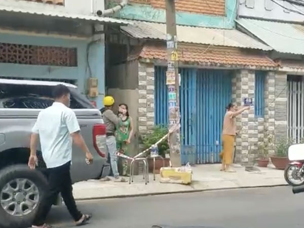 Vợ chết, chồng bị thương lúc nửa đêm trong phòng trọ
