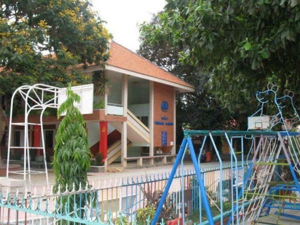 Vụ giám thị yêu cầu học sinh cởi đồ kiểm tra: Bài học đắt giá của người thầy