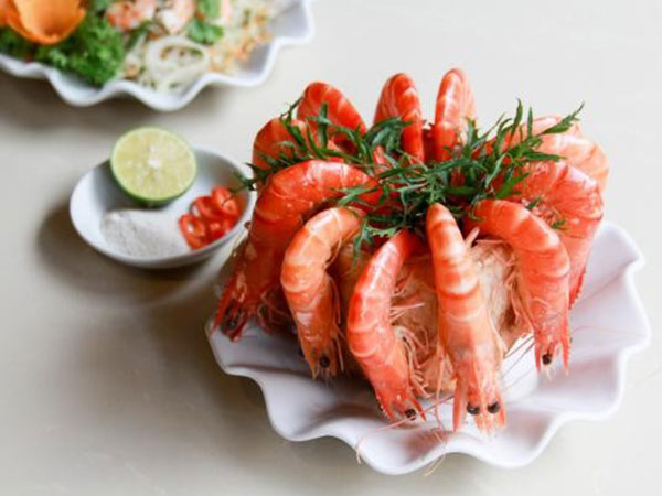 Cô gái trẻ nguy kịch sau khi ăn tôm biển: Nếu thấy hiện tượng này cần ngừng ăn ngay kẻo 'rước họa' vào thân