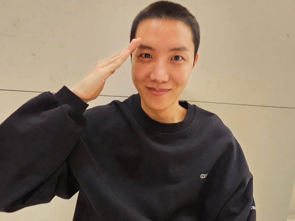 J-Hope (BTS) khoe ảnh 'xuống tóc' ngắn ngủn trước ngày nhập ngũ