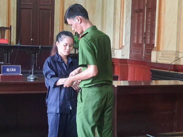 Cùng bạn trai đi cướp xe, nữ sinh viên sư phạm nhận kết đắng