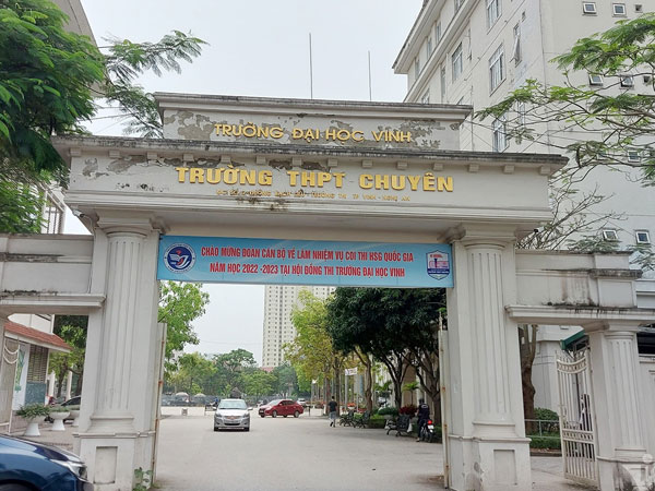 Vụ nữ sinh trường chuyên tự tử: Tạm đình chỉ công tác giáo viên chủ nhiệm