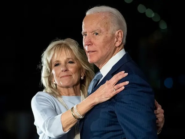 Thu nhập của vợ chồng ông Joe Biden giảm so với năm đầu làm tổng thống Mỹ