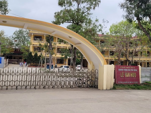 Trường kêu gọi hơn 2,6 tỷ mừng thành lập: Gây lãng phí, chưa thiết thực