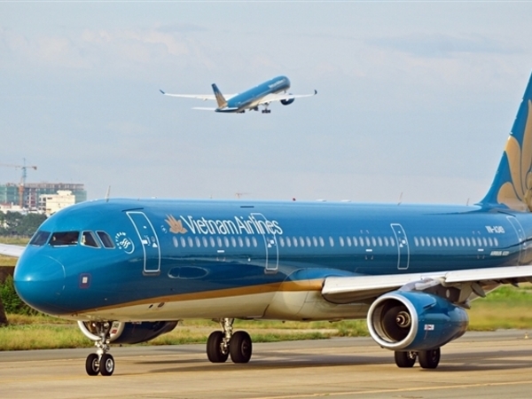 Cổ phiếu Vietnam Airlines bị cảnh báo
