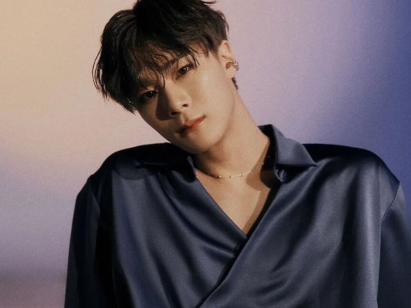 Em gái huỷ show, MC nổi tiếng bật khóc khi đưa tin về cái chết của Moonbin