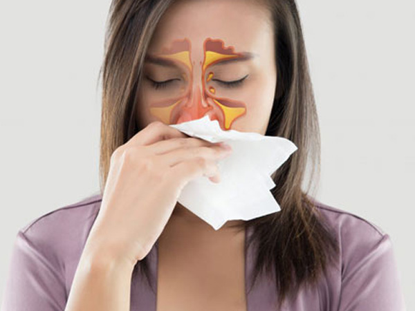 Ngạt mũi liên tục gây khó thở, khó ngủ: nguyên nhân và cách điều trị