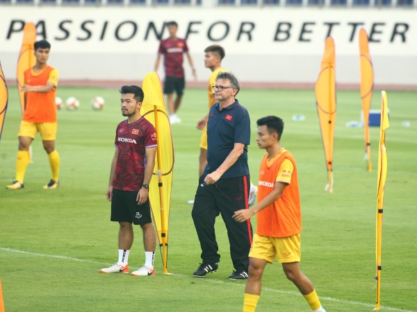 HLV Philippe Troussier và những cửa ải cần vượt qua