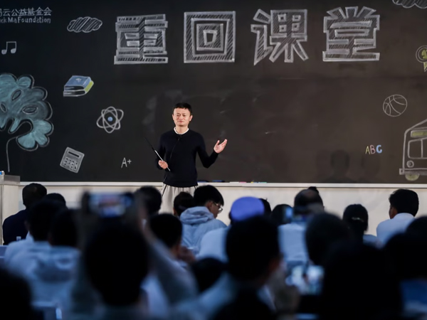 Tỷ phú Jack Ma làm giáo sư danh dự trường Đại học ở Hong Kong