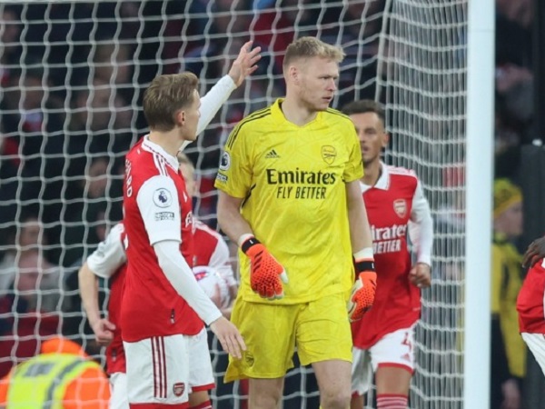 Thủ môn Arsenal sai lầm tựa De Gea, 2 sao lập kỷ lục như Ronaldo và Rooney