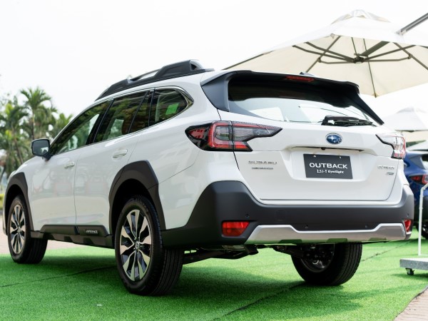 Subaru Outback 2023 tăng giá 130 triệu tại Việt Nam