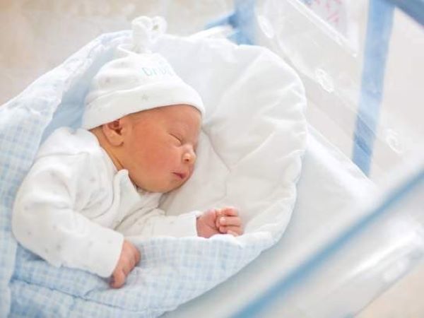 Vợ đòi đặt tên con gái theo nhân vật phim yêu thích, chồng nghe xong lập tức bắt đổi ngay