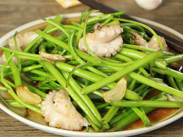 Người Nhật rất thích loại rau giá rẻ, giúp hạ đường huyết, nhuận tràng ở Việt Nam