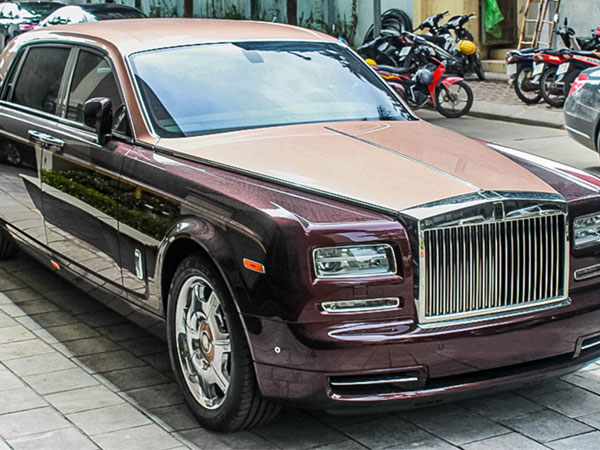 Rolls-Royce Phantom giảm gần 12 tỷ đồng trong đợt đấu giá thứ 7