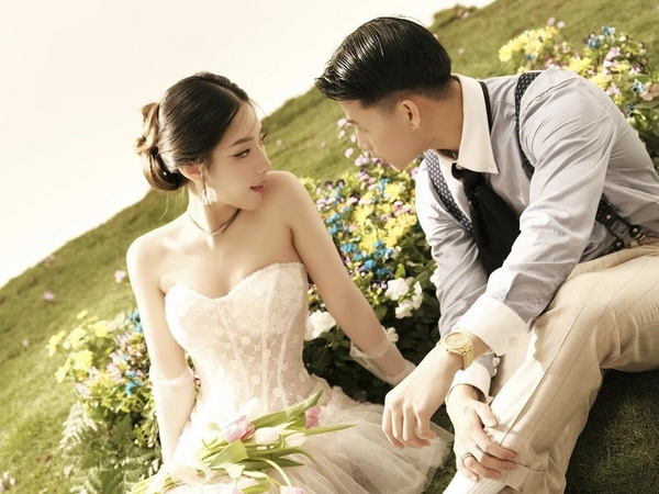 Cặp đôi 'chị ơi anh yêu em' từng gây bão mạng chính thức đám cưới
