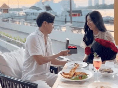 Hồ Quang Hiếu cầu hôn bạn gái bằng nhẫn kim cương sau 3 tháng hẹn hò