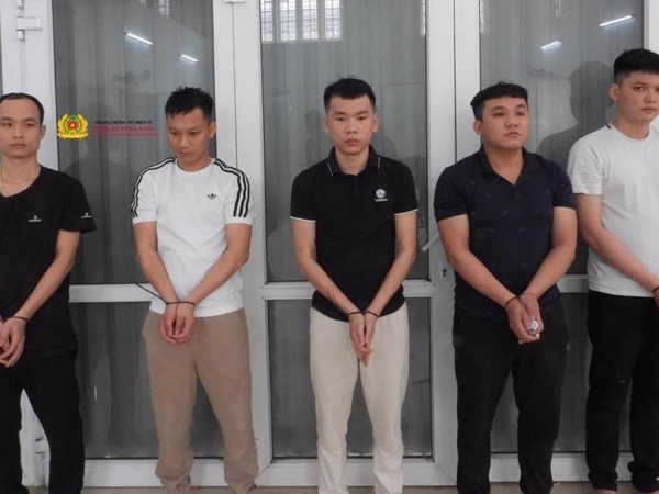 500 người sập bẫy nhóm cán bộ ngân hàng 'rởm'