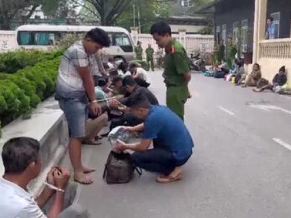 Bắt băng nhóm táo tợn gây ra 10 vụ cướp giật đêm khai mạc du lịch biển Sầm Sơn