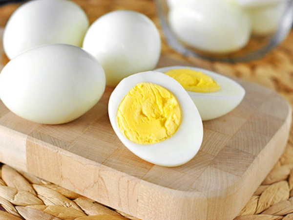 Trứng có nhiều tác dụng nhưng ai không nên ăn?