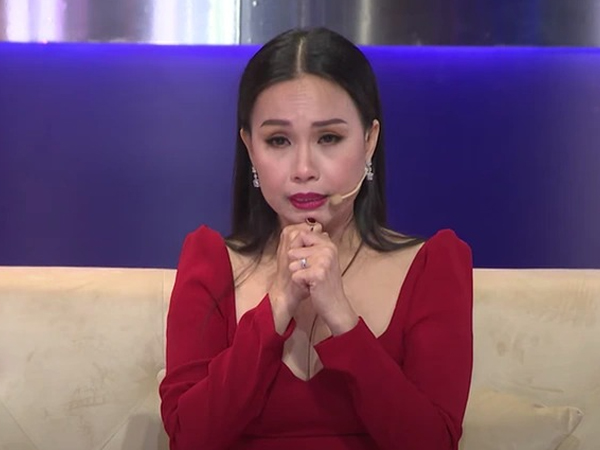 Sao Việt gặp sự cố kinh hoàng trên sân khấu: Cẩm Ly bị ném rắn vào người, Lương Bích Hữu bỏng nặng vì lửa thiêu đốt toàn thân, Du Thiên phải trốn trong chuồng lợn