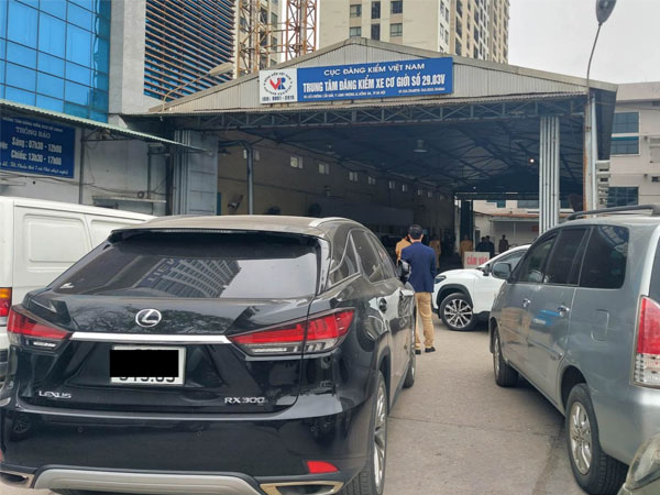 Đề nghị công an điều tra 'cò' làm luật để đăng kiểm nhanh ở một tỉnh