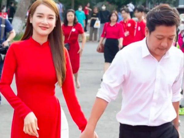 Nhã Phương lộ diện cùng Trường Giang sau công bố mang thai lần 2, visual mẹ bầu gây chú ý