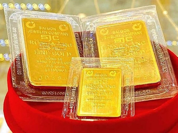 Nhà đầu tư lỗ nặng vì 'ôm' vàng miếng SJC