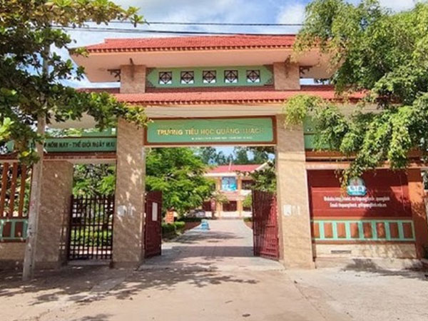 Trù dập thuộc cấp, hiệu trưởng và hiệu phó bị kỷ luật