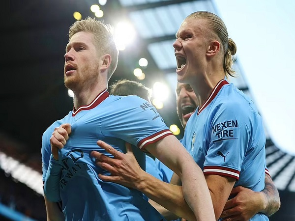 Man City chơi đòn tâm lý 'dằn mặt' trước khi vùi dập Arsenal