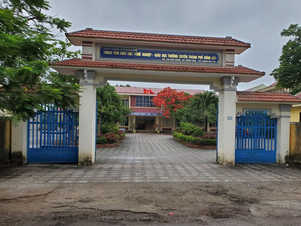 Nữ thủ quỹ bất ngờ bị 2 kẻ lạ mặt xông vào phòng đánh nhập viện