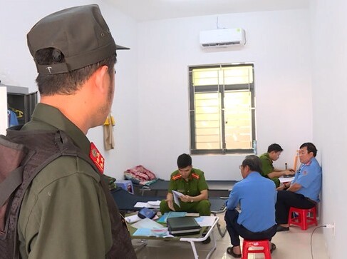 Phát hiện 10 tỷ đồng ‘chảy’ qua tài khoản của cán bộ thanh tra Sở GTVT và người thân