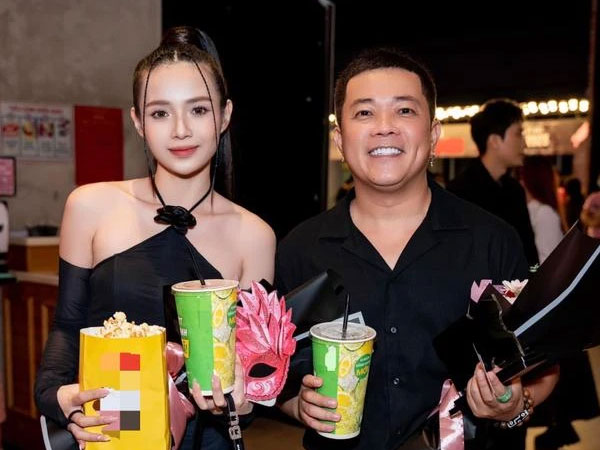 Diễn viên Hoàng Mèo lên tiếng về danh tính gái lạ từng nắm tay đầy tình tứ ở chốn đông người