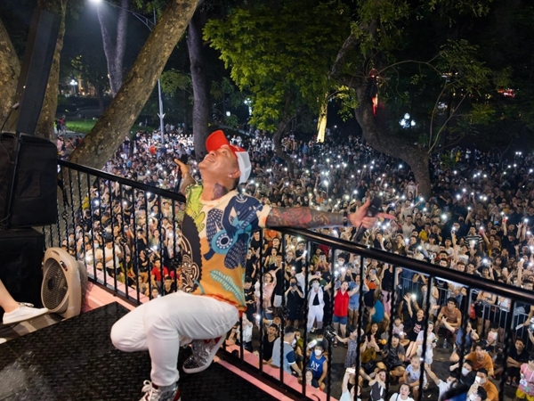 Tuấn Hưng hủy show hát ban công miễn phí vào phút chót, lý do khiến ai cũng đồng tình