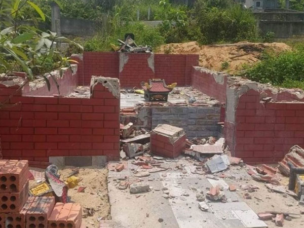Khởi tố cháu trai đập phá ngôi mộ chờ của bác ruột