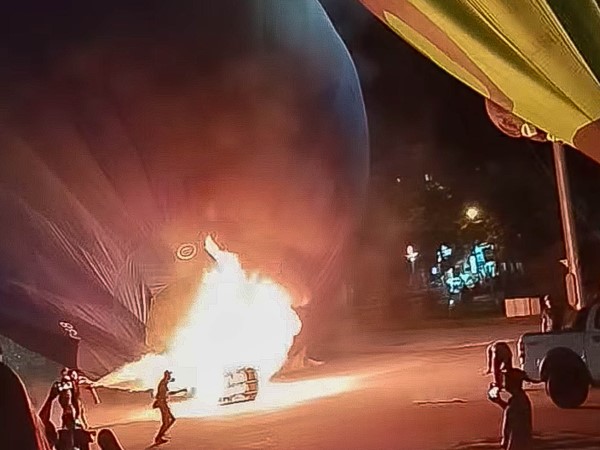 Khinh khí cầu ở Tuyên Quang bùng cháy, 5 người bị bỏng, du khách hoảng sợ