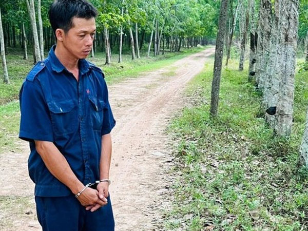 Bắt gã đàn ông gây ra hàng loạt vụ chích điện phụ nữ và chặn đường học sinh để cướp