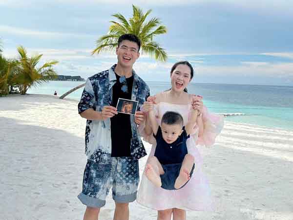 Vợ Duy Mạnh khoe mang bầu con thứ 2, nhan sắc mẹ bỉm thế nào?