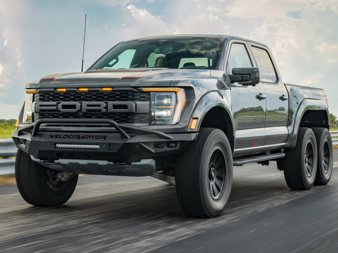 Ford F-150 Raptor R hóa 'quái thú' 6 bánh trị giá nửa triệu đô